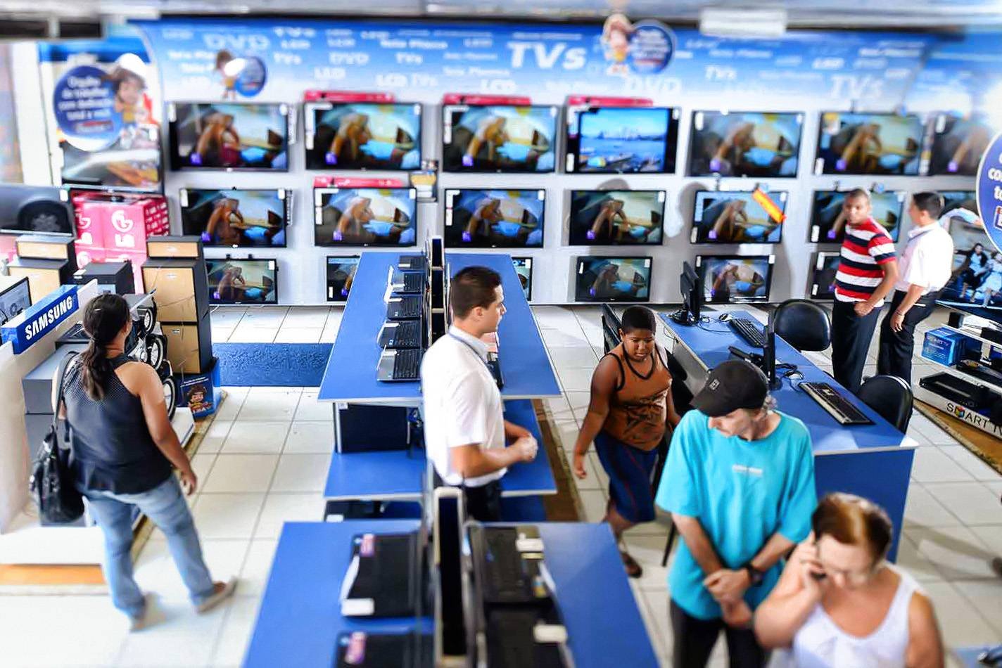 Vale do Silício é credor: Google, Microsoft e Facebook têm milhões a receber da Casas Bahia