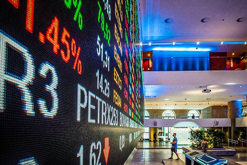 Petrobras cai forte pelo 2º dia seguido e pressiona Ibovespa; Braskem recua mais 5%