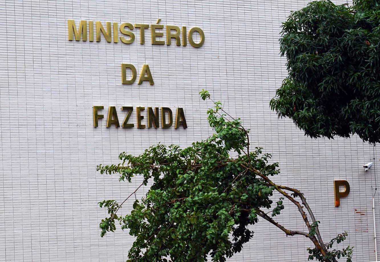 Tesouro enfrenta mercado mais cauteloso e aumenta exposição da dívida à Selic