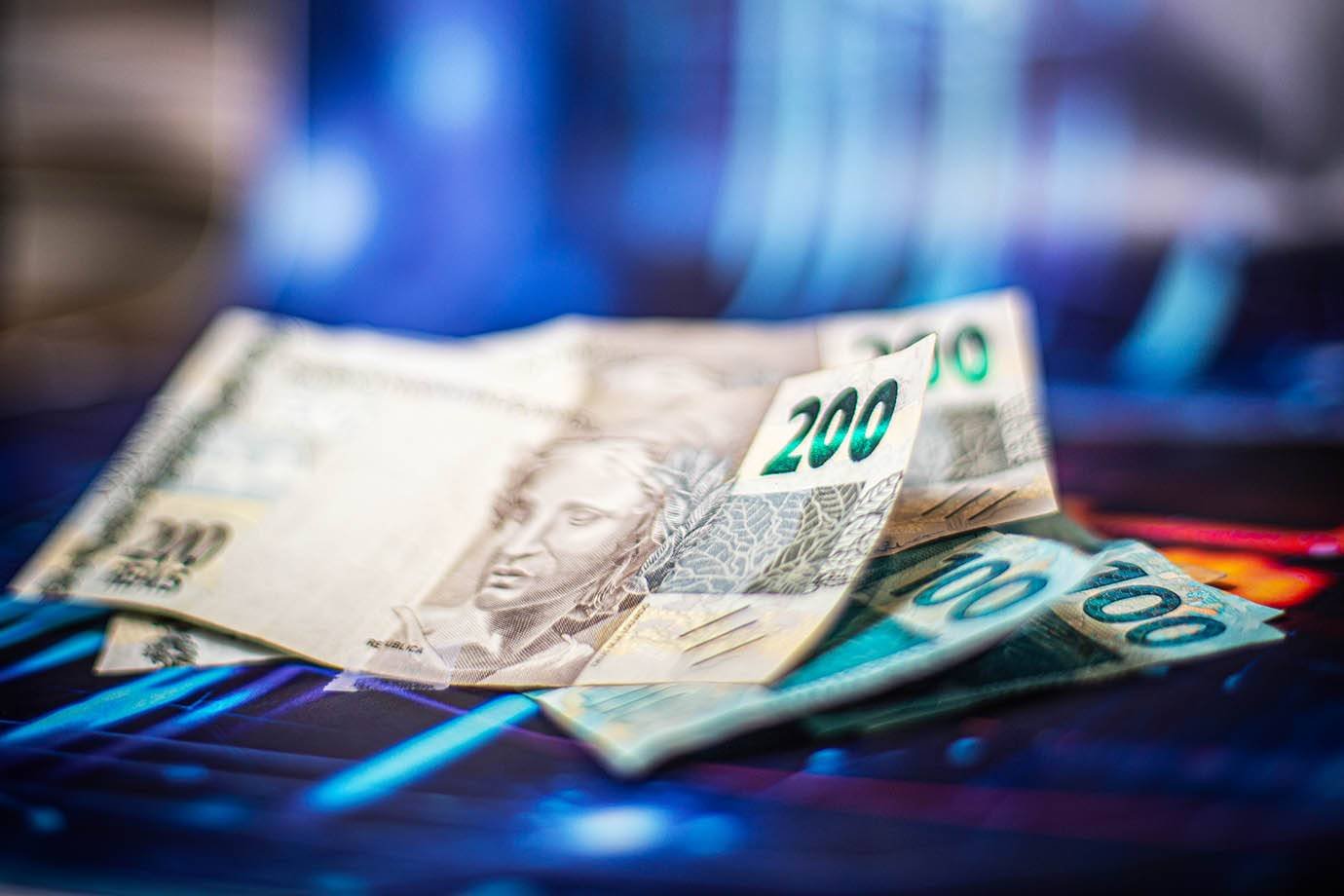 Brasileiros têm mais de R$ 5 bilhões esquecidos em bancos; veja como sacar
