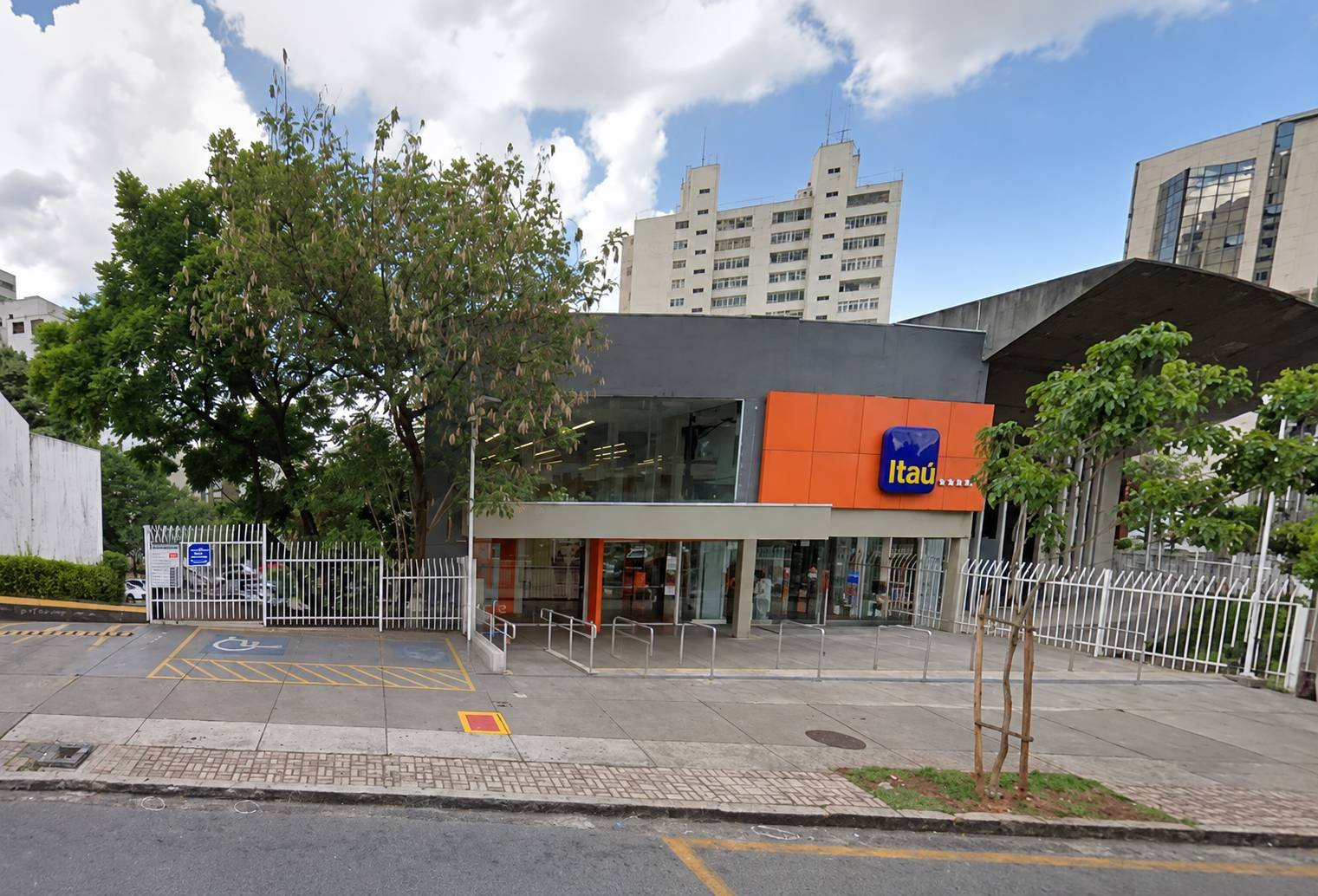 Lavvi ergue prédio com mais unidades que o Copan em terreno que foi de agência bancária