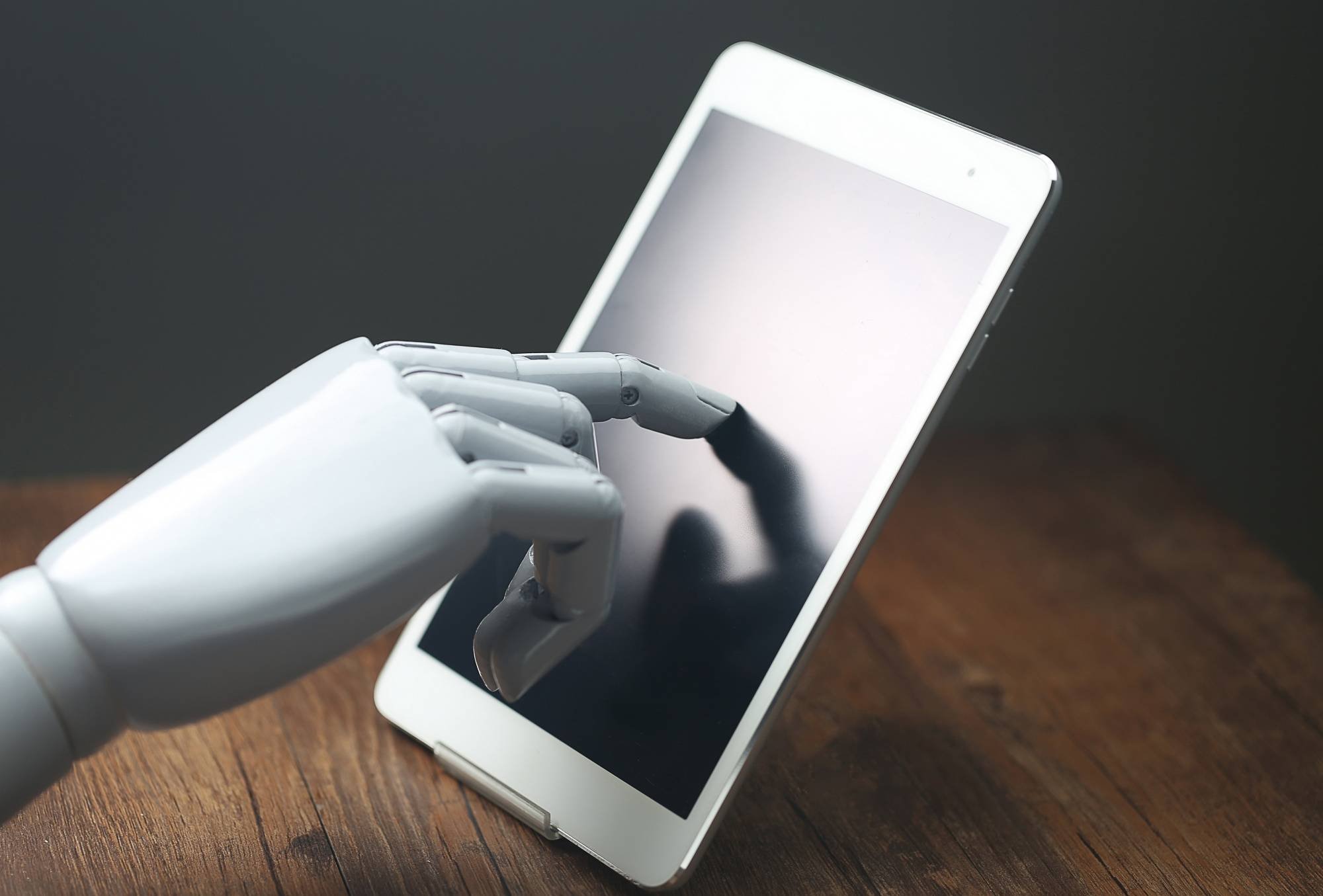 Imagem da notícia: Como criar vídeos com IA no celular de graça: o que funciona sem pagar