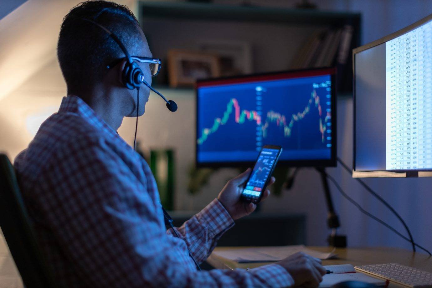 Novo ETF do BTG leva ações chinesas para a B3 e papéis brasileiros às bolsas da China