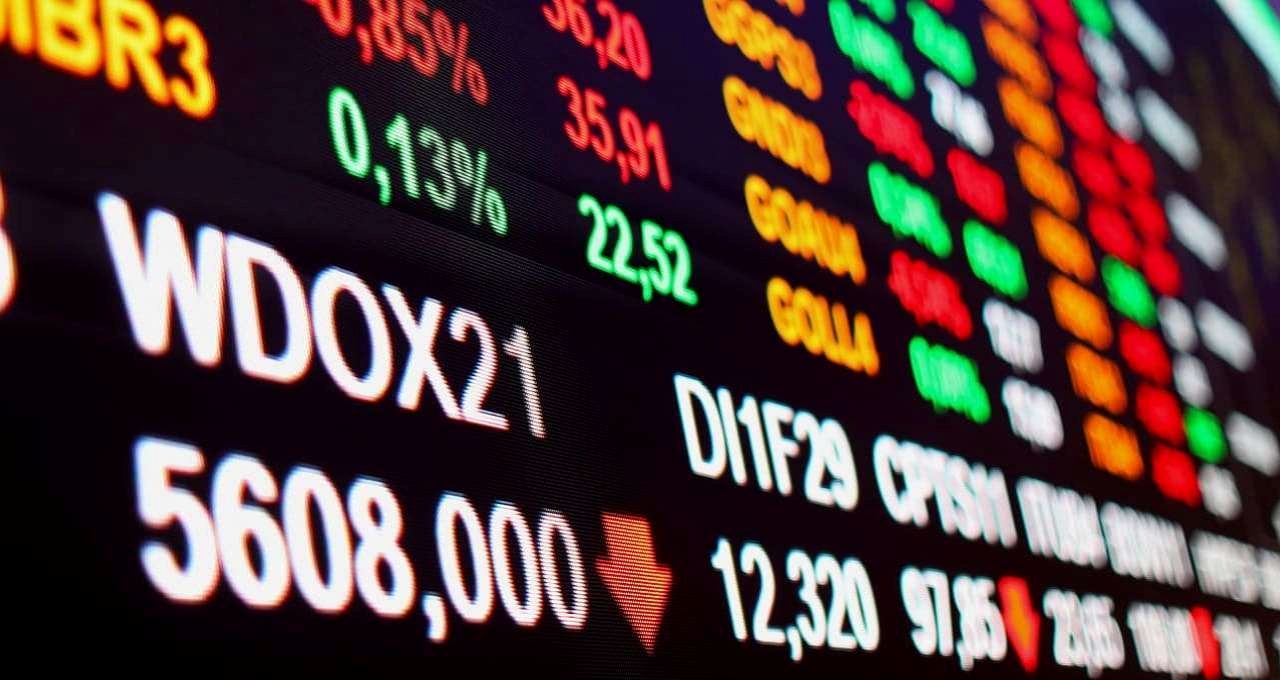 Day trade: Compre Klabin (KLBN11) e venda Natura (NATU3) para ganhar até 1,45% hoje (6), segundo a Ágora