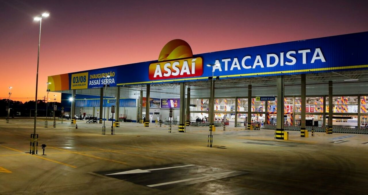 Assaí (ASAI3) mais do que dobra lucro no 2T26, para R$ 537 milhões