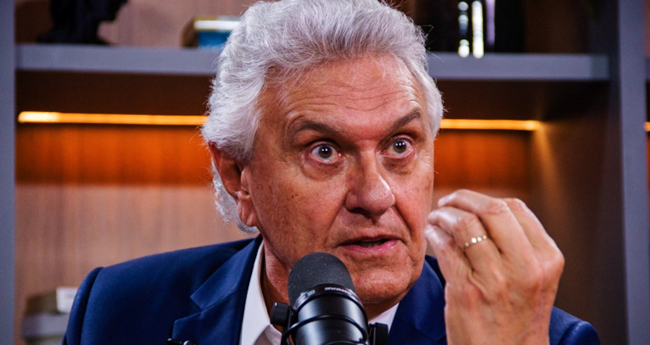 Flávio Bolsonaro não teve capacidade de comprovar inocência e não deveria ser candidato, diz Ronaldo Caiado