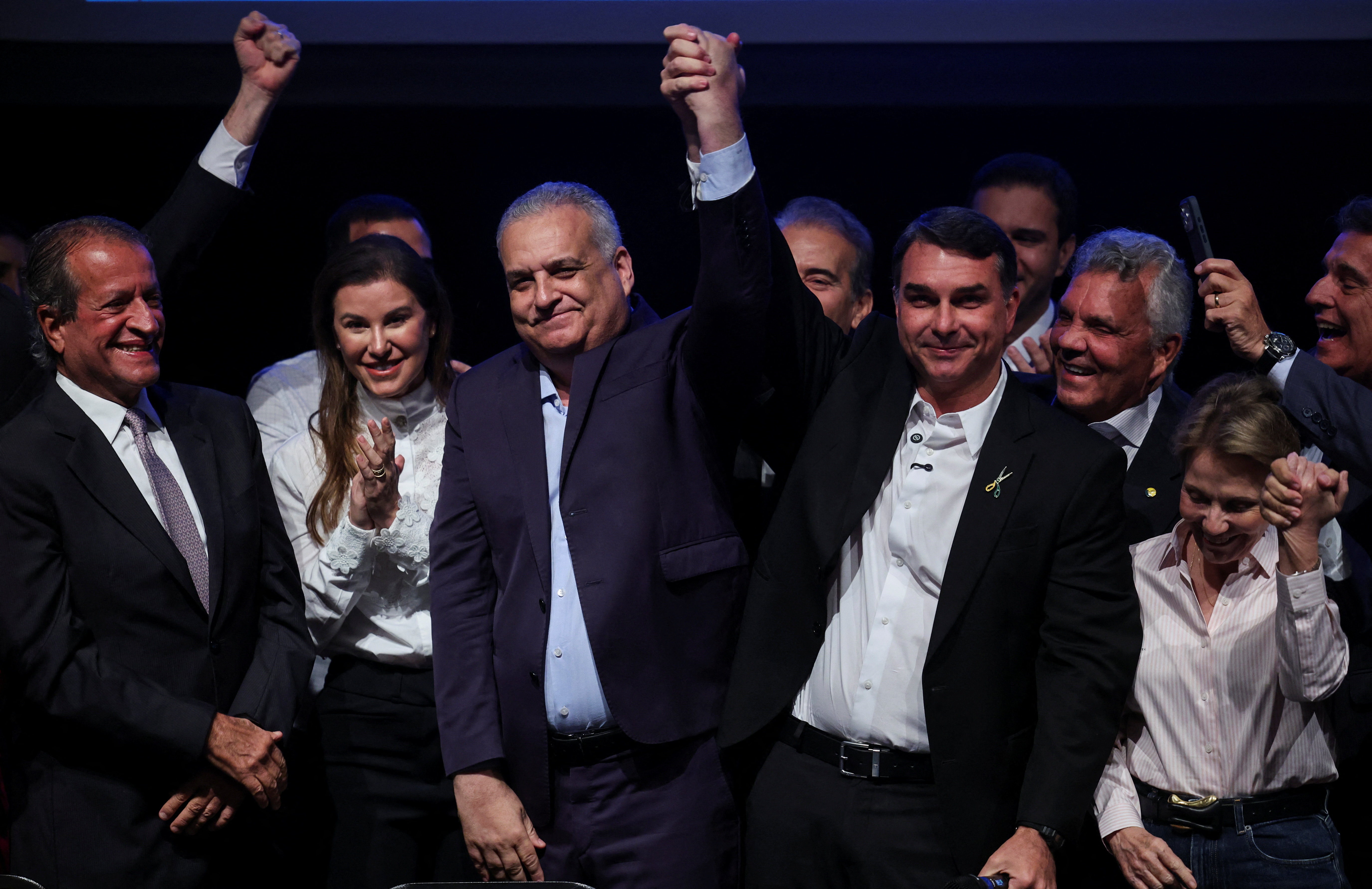 Flávio Bolsonaro nega que trocará Gaspar como vice e diz que acusações contra deputado são ‘farsa’