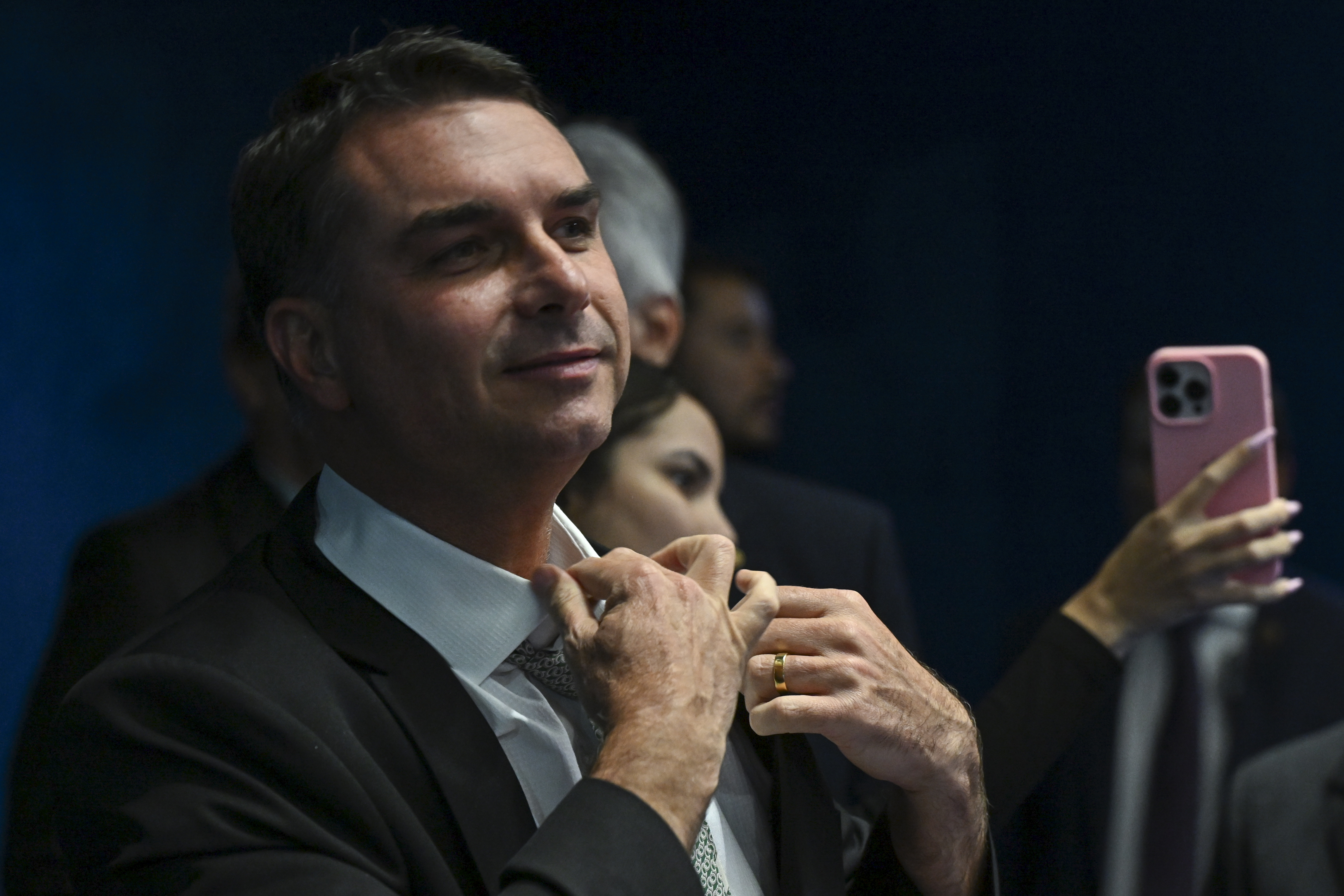 PL aciona TSE após Flávio Bolsonaro aparecer filiado ao Missão; ‘sistema tentará de tudo para me parar’, diz candidato