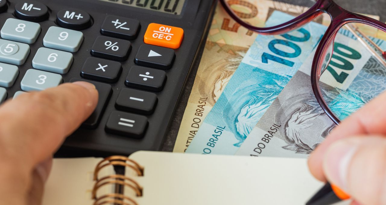 Dividendos acima de 14%: 6 ações que podem superar a Selic