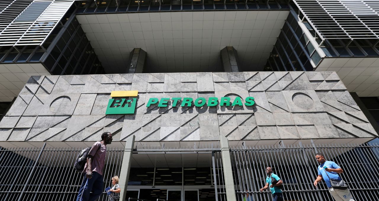 Petrobras (PETR4) avalia dar prazo maior para Braskem em meio a negociação com credores, diz jornal