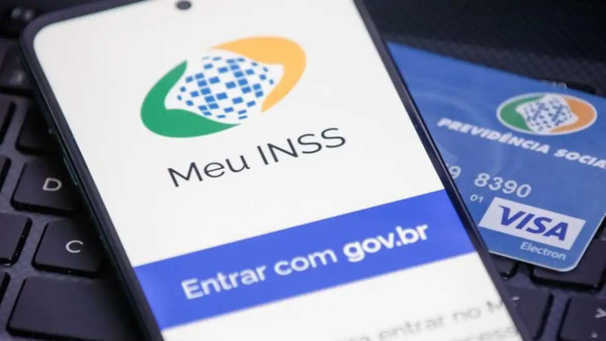 Golpe da prova de vida do INSS: aposentados devem ignorar mensagens com links e pedidos de dados