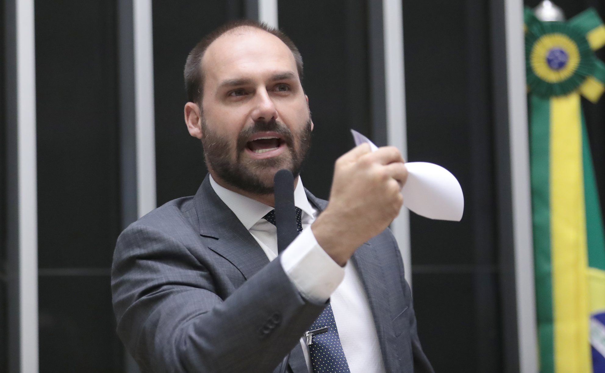 Eduardo Bolsonaro endossa crítica a Michelle e reacende tensão na família durante campanha