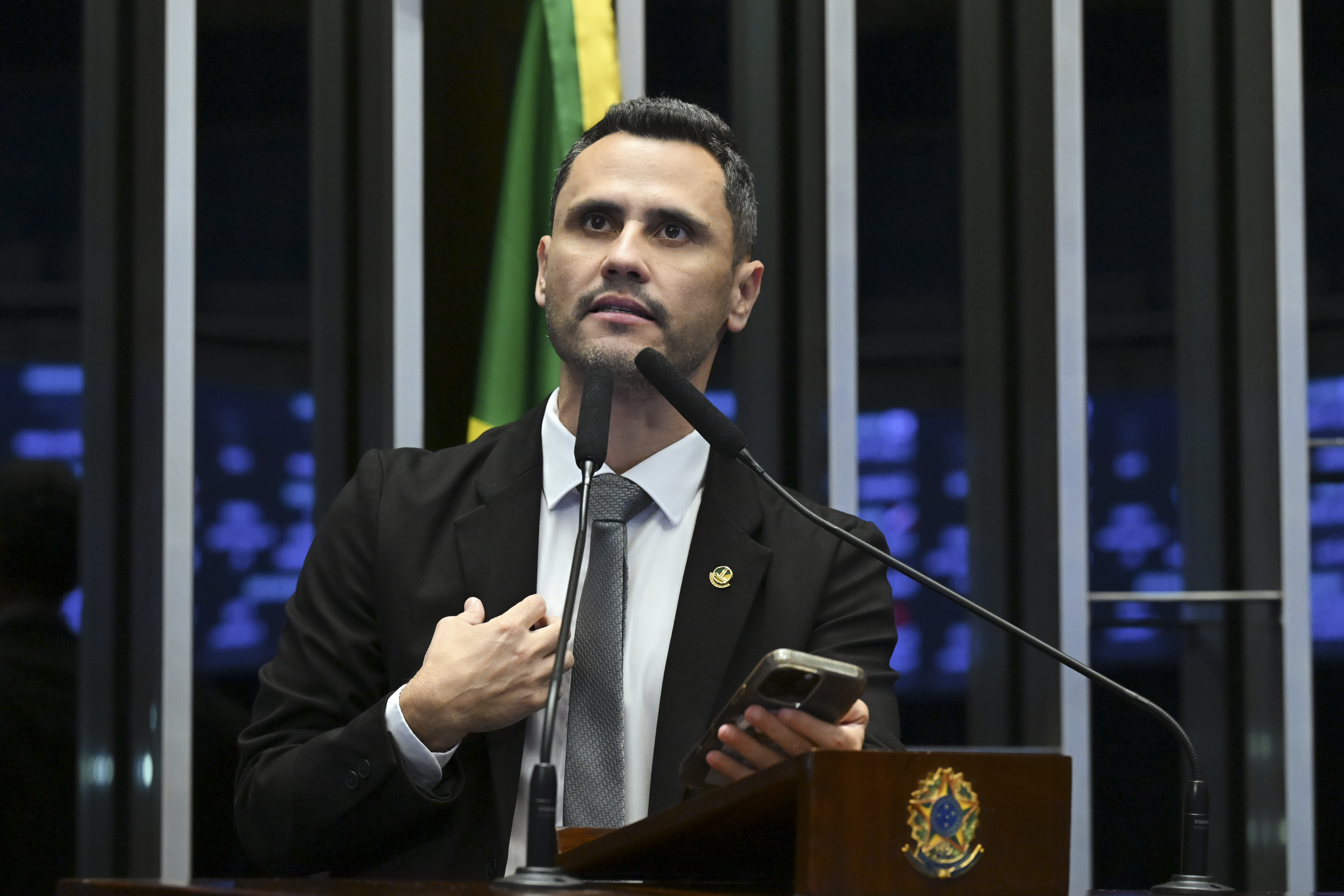 Cleitinho e Lula lideram em Minas Gerais, aponta Real Time Big Data