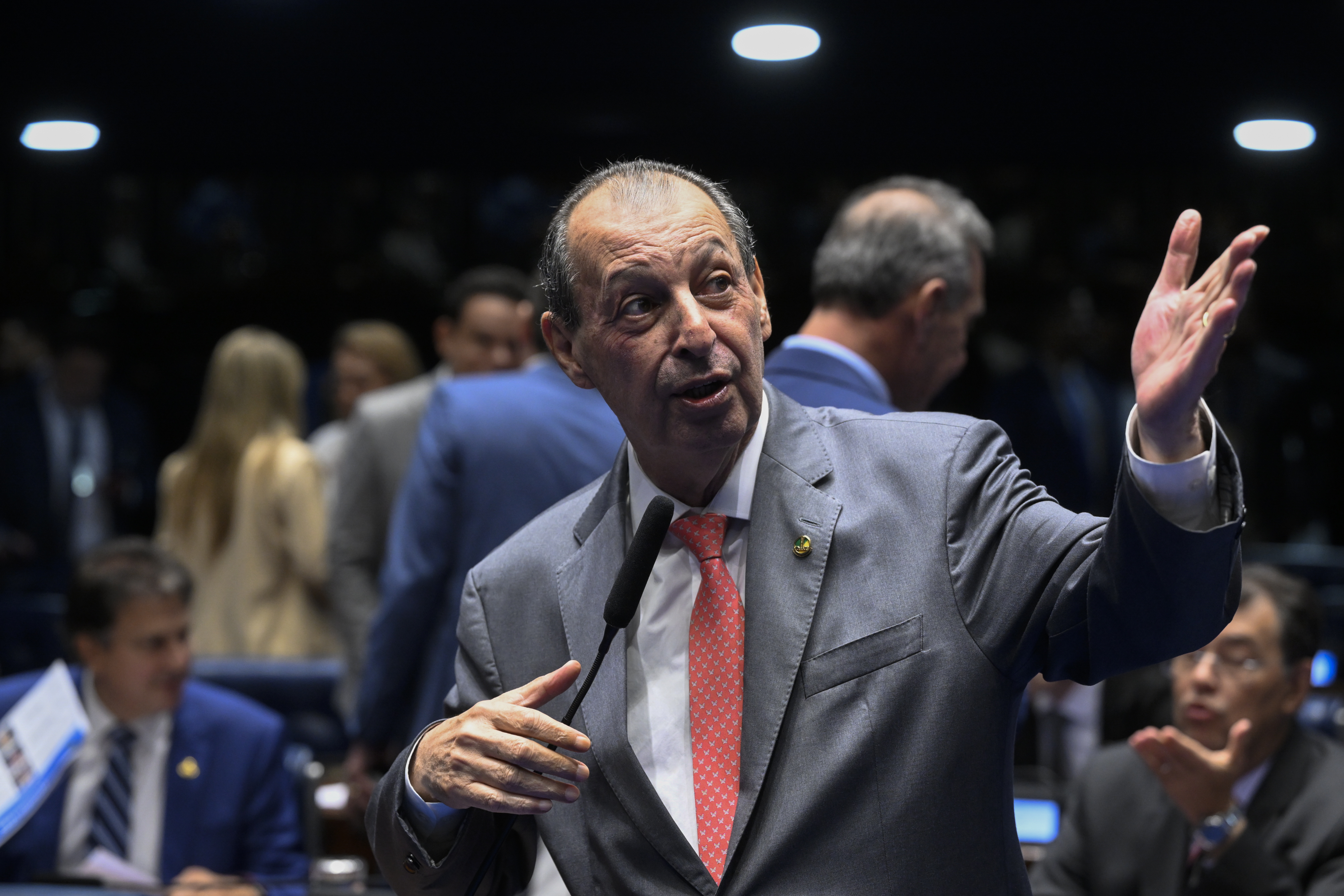 Relator da PEC da escala 6×1 no Senado mantém texto aprovado na Câmara