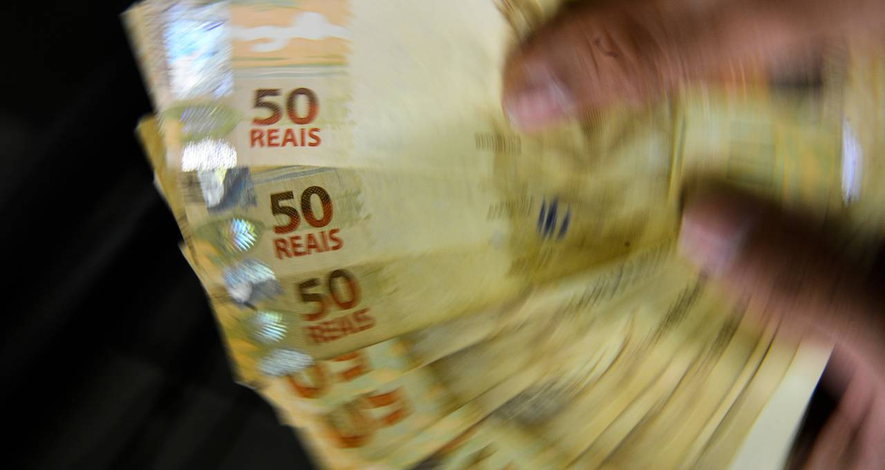 Ressaca econômica à vista? PIB cresce, mas acende alerta para desaceleração