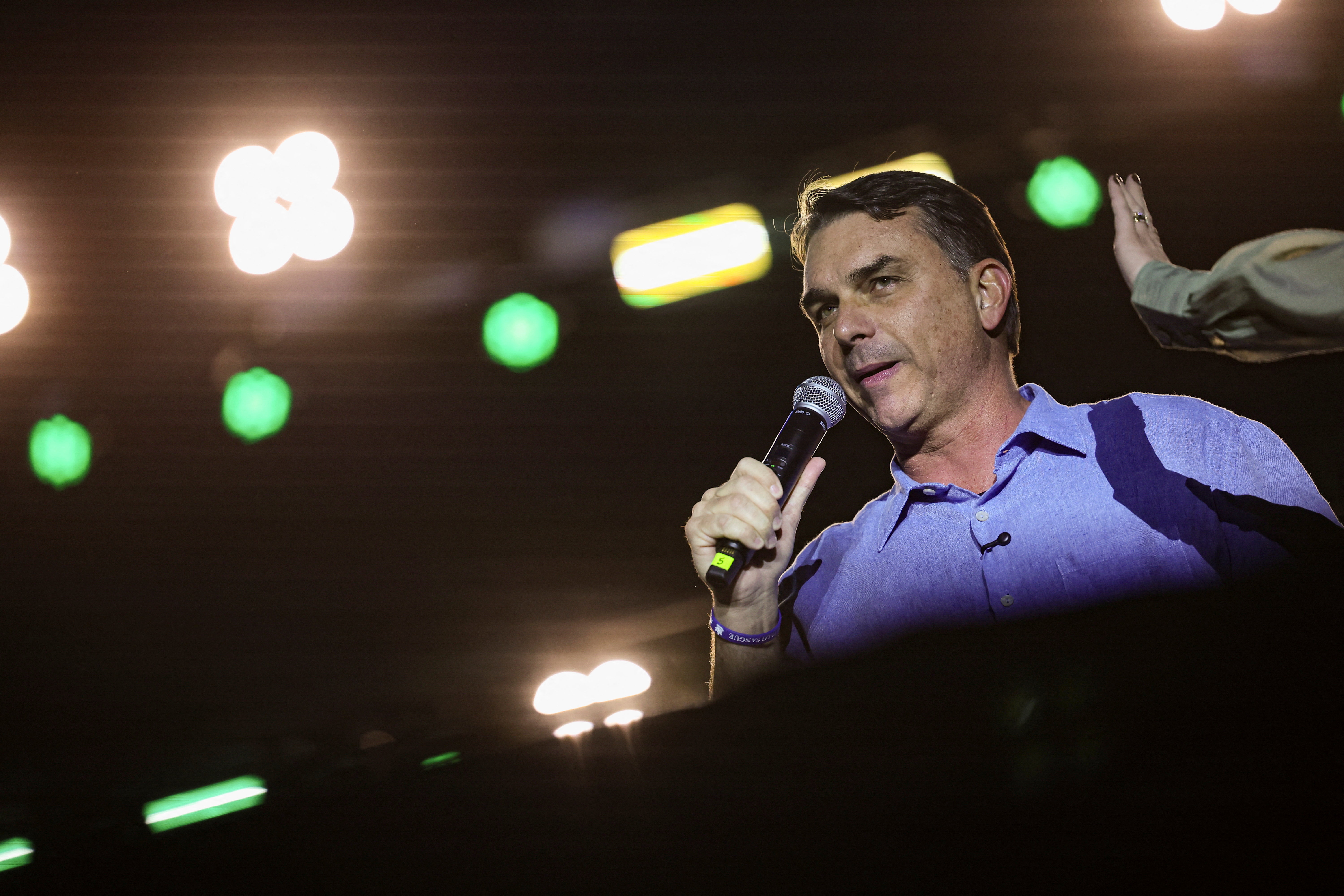 Alcolumbre se equivocou, queria proteger um amigo, em vez de instituição, afirma Flávio Bolsonaro