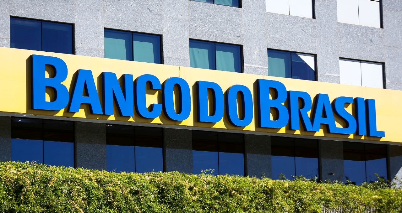 Revisão de dividendos do Banco do Brasil (BBSA3), FII de saída da B3 e ações com potencial de até 65%