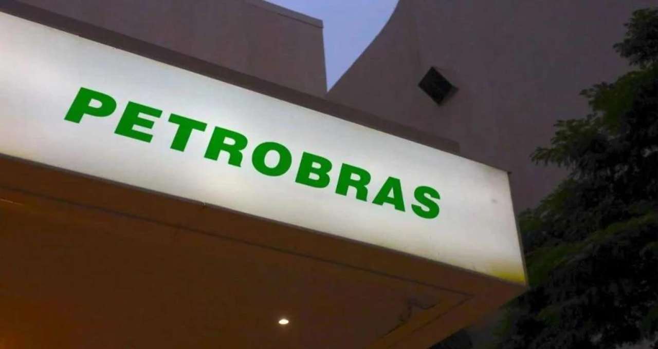 Petrobras (PETR4) deixará de aplicar desconto em gasolina, mas impacto para consumidor será nulo
