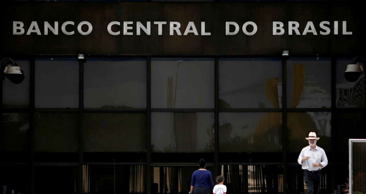 Economistas projetam inflação mais baixa em 2026 e só mais um corte na Selic; confira o Focus desta segunda-feira (14)