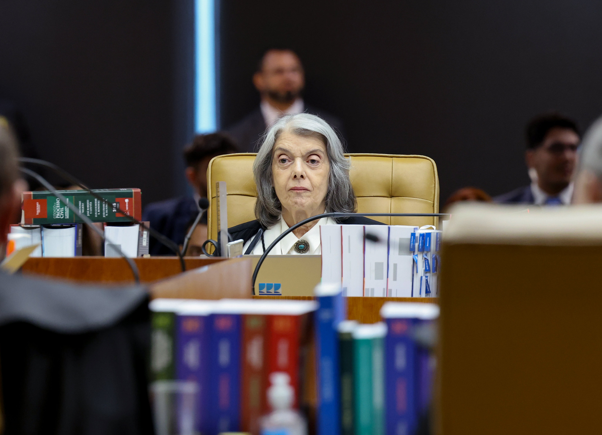 Cármen Lúcia diz lamentar descrença e desânimo com instituições em meio à crise no STF
