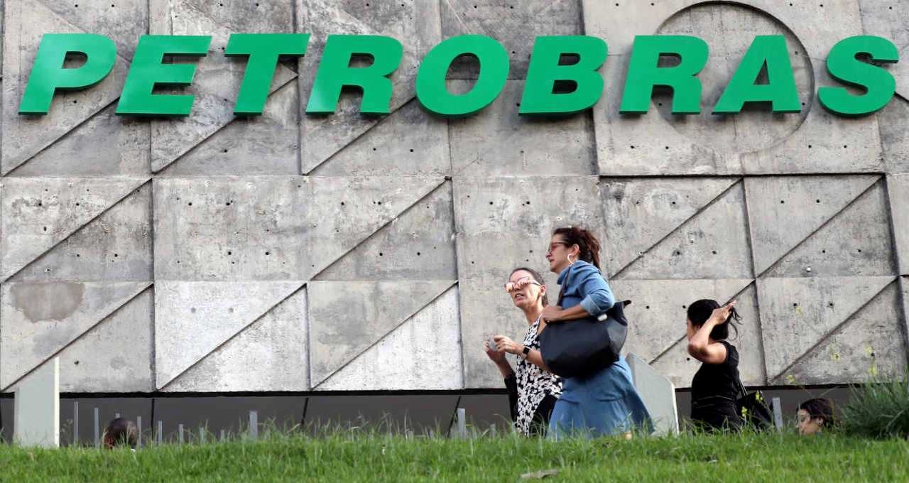 Petrobras (PETR4): Ajuste no preço do diesel reduz defasagem para 22% e novos aumentos continuam no radar