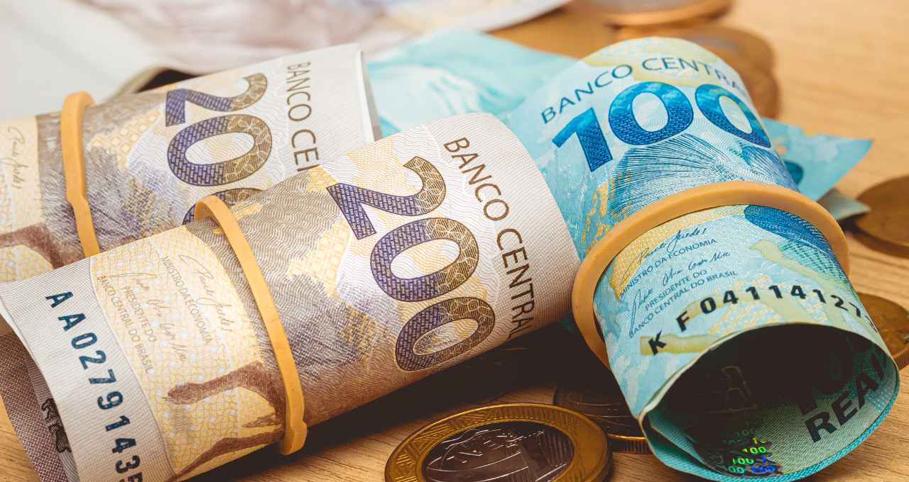 Economia recua 0,4% na passagem de junho para julho, estima FGV