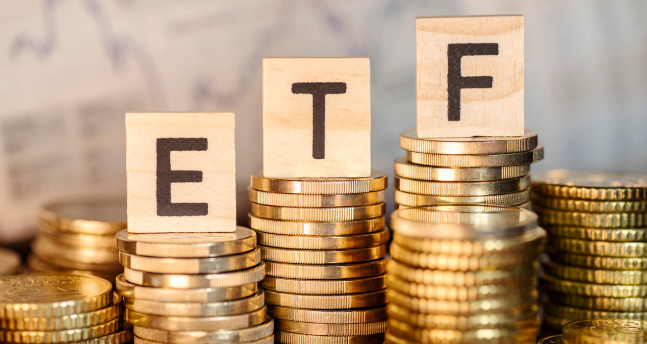 ETFs de bitcoin (BTC) à vista registram quase US$ 1 bilhão em entradas, melhor resultado em quase um ano