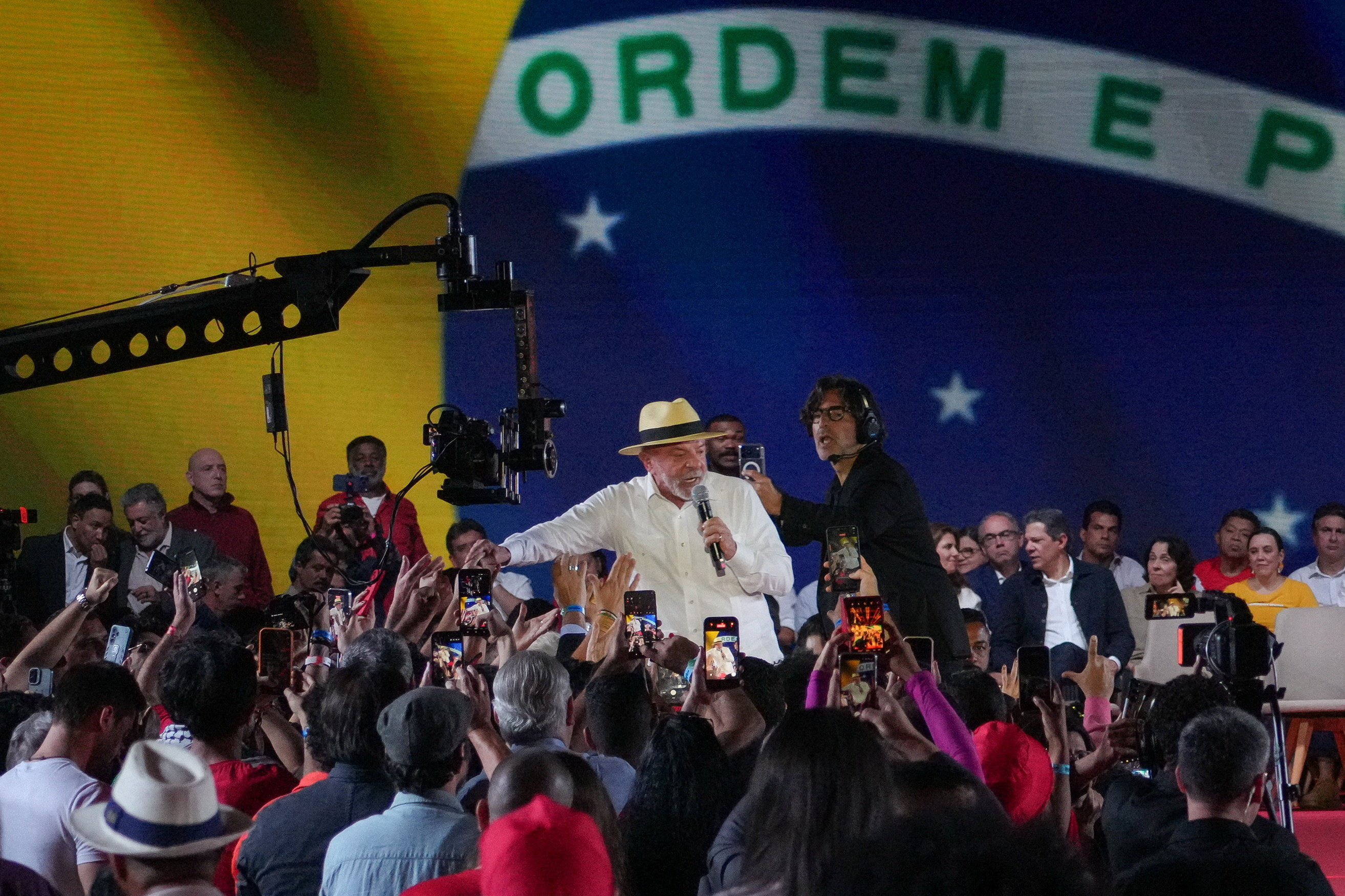 Quem é amigo de um presidente é o povo, não o Vorcaro, diz Lula