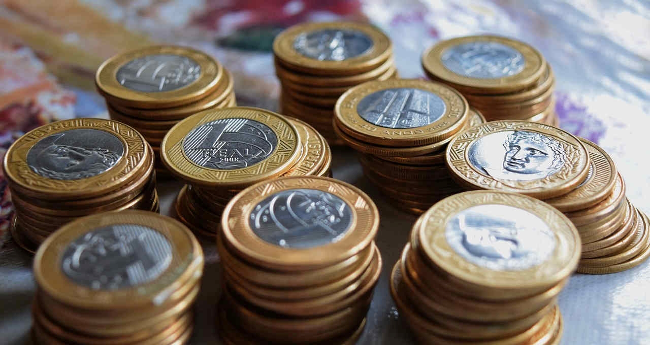 Itaú (ITUB4), ISA Energia (ISAE4) e mais 3 ações para buscar dividendos, segundo Ágora Investimentos