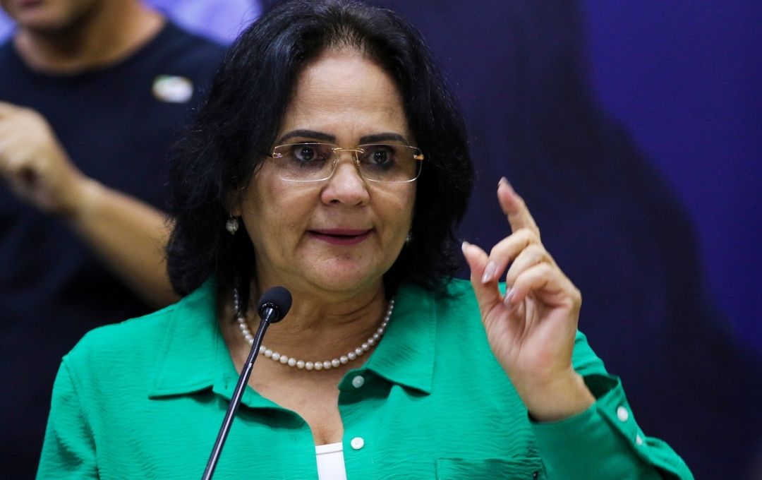 Damares diz que votará pelo fim da escala 6×1, mesmo admitindo que o tema ajuda Lula