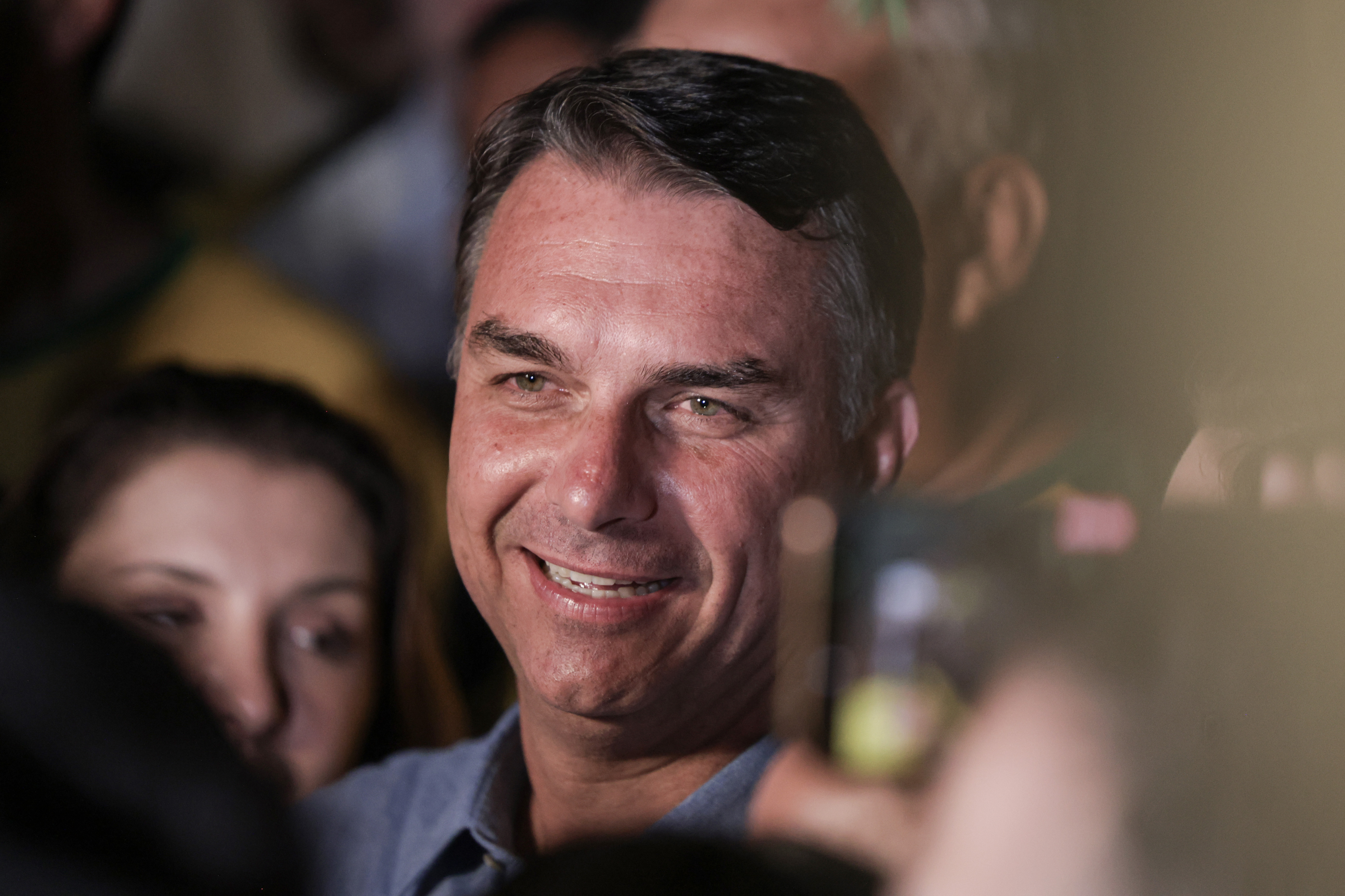 Flávio diz que, após eleito, não brigará com Lula, mas tentará pacificação do Brasil