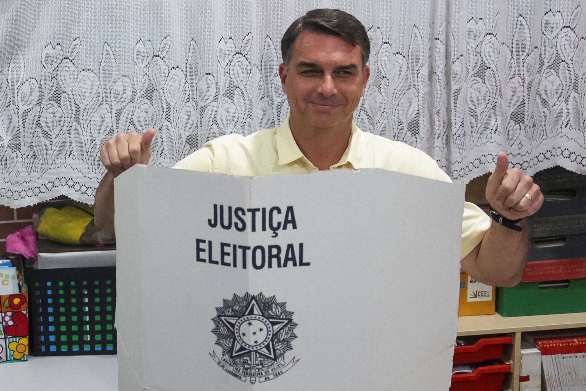 TSE alega problema técnico em propaganda de Flávio sem som e diz que haverá nova exibição