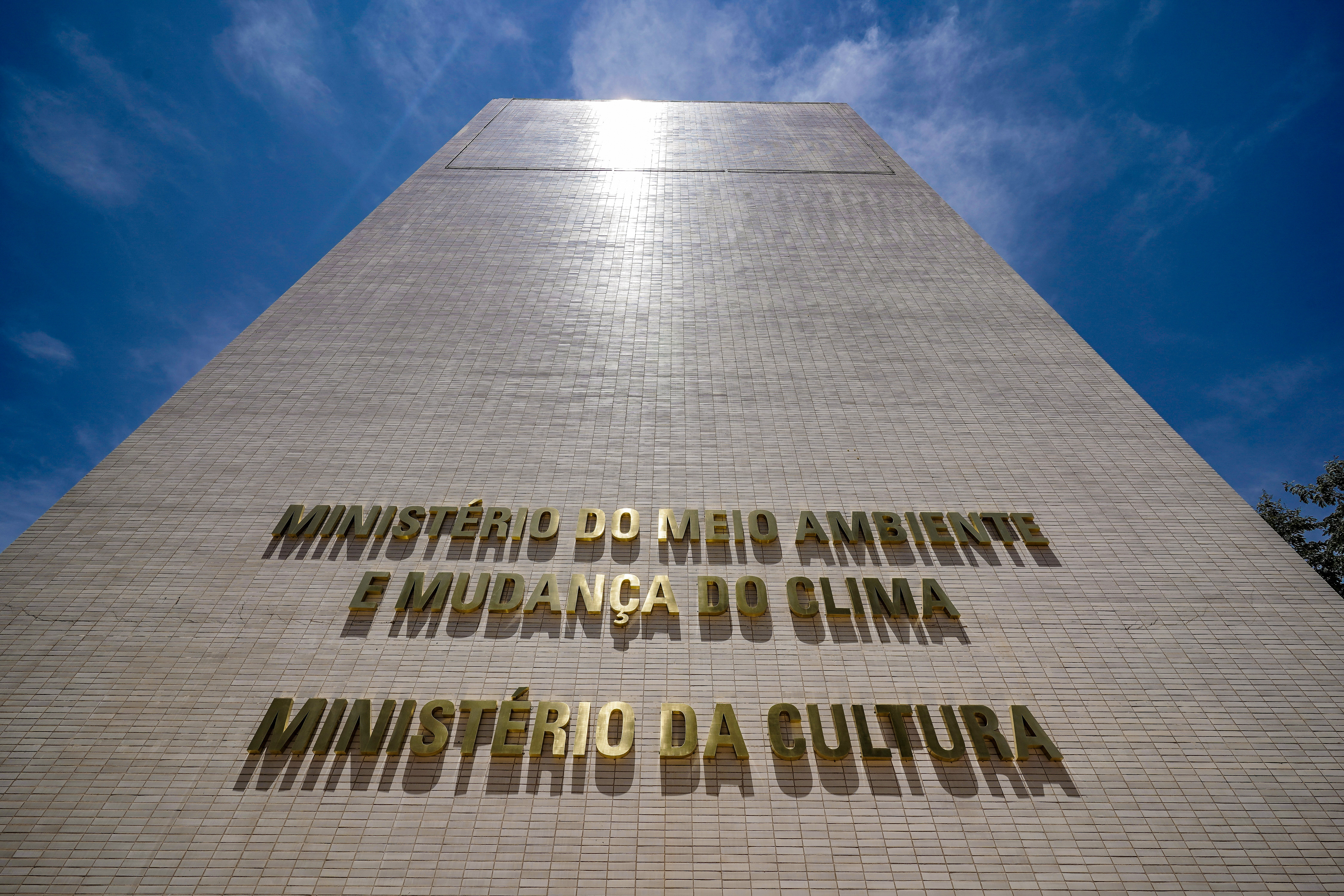 Lula quer aumentar incentivos à cultura; Flávio defende patrimônio