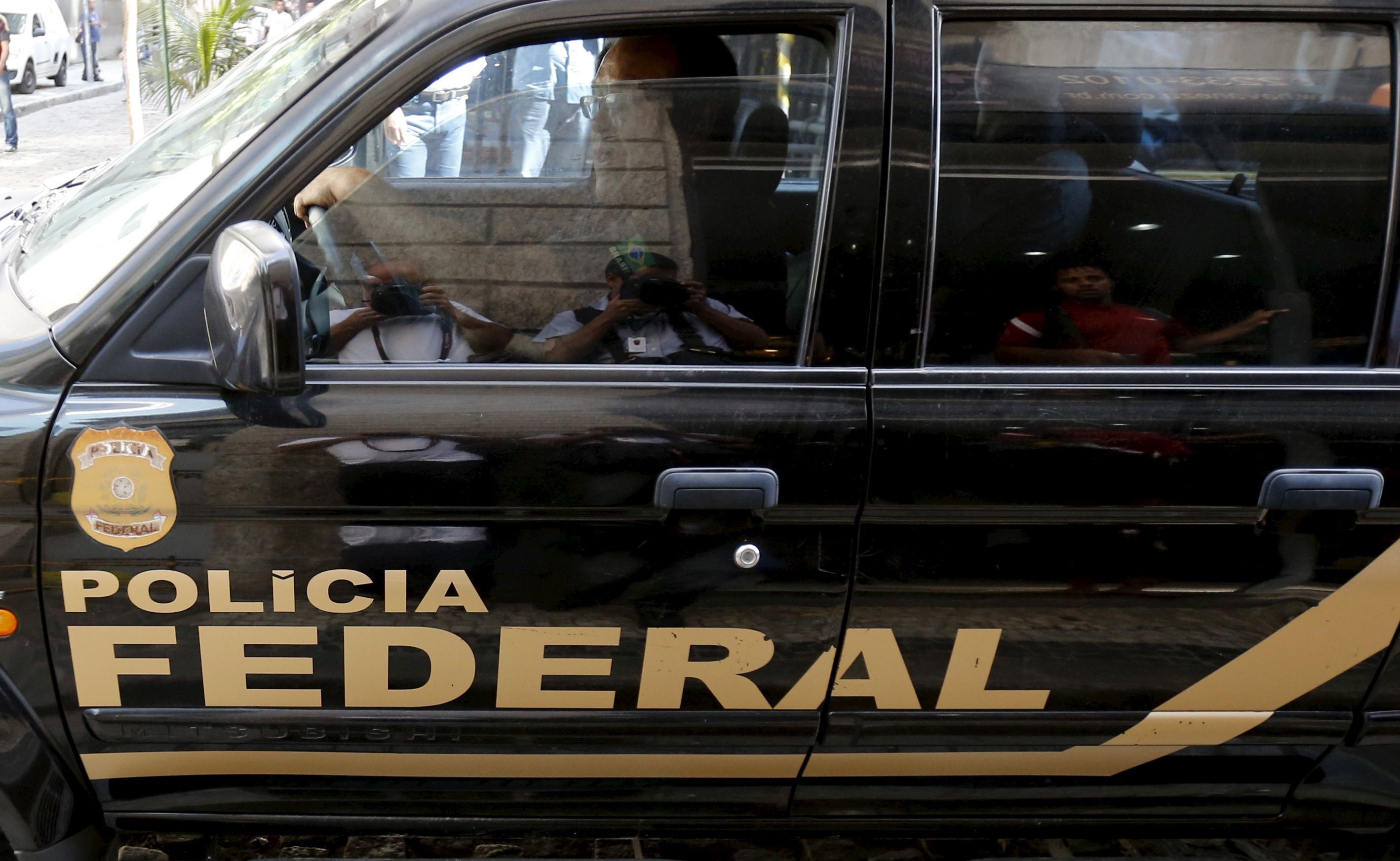 PF prende deputado estadual eleito no RJ e ex-chefe da Polícia Civil do Estado em operação contra lavagem de dinheiro