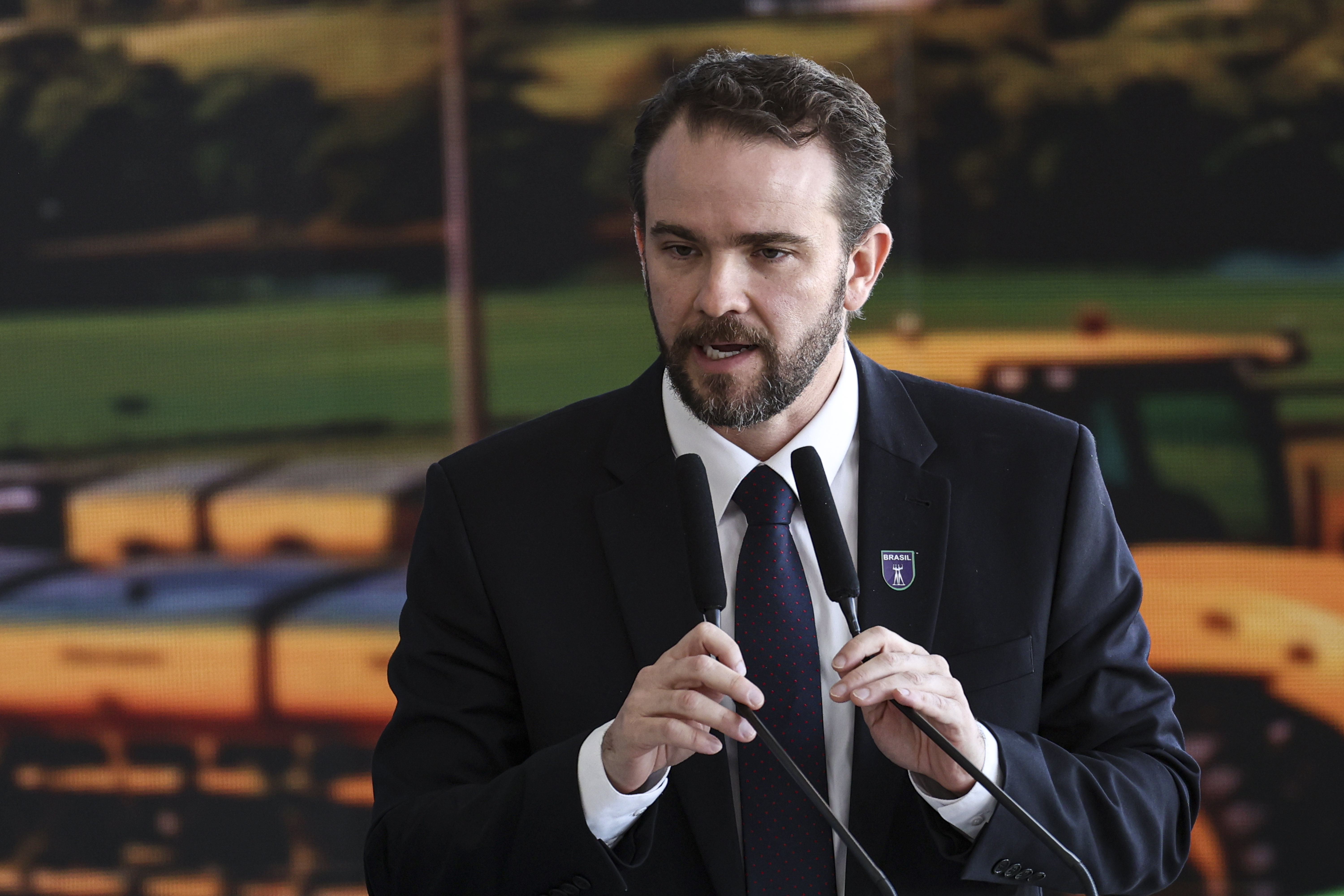 Previsão de superávit no Orçamento de 2027 está mantida, diz Durigan