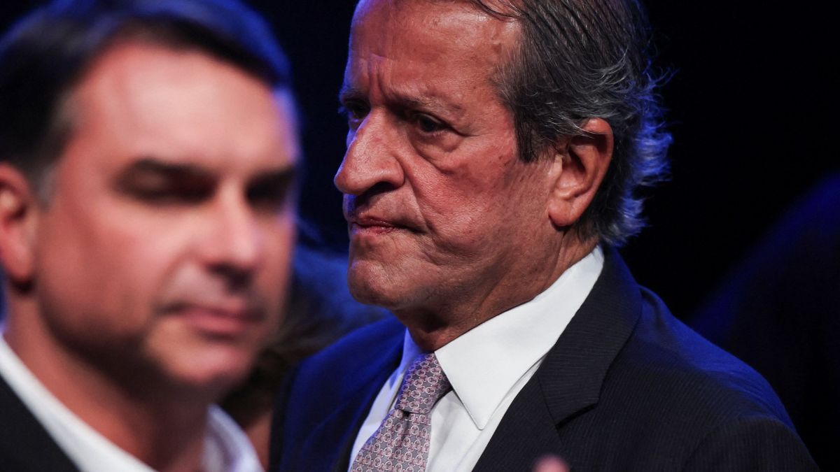 PL, partido de Flávio Bolsonaro, reconhece resultado da eleição que deu vitória a Lula