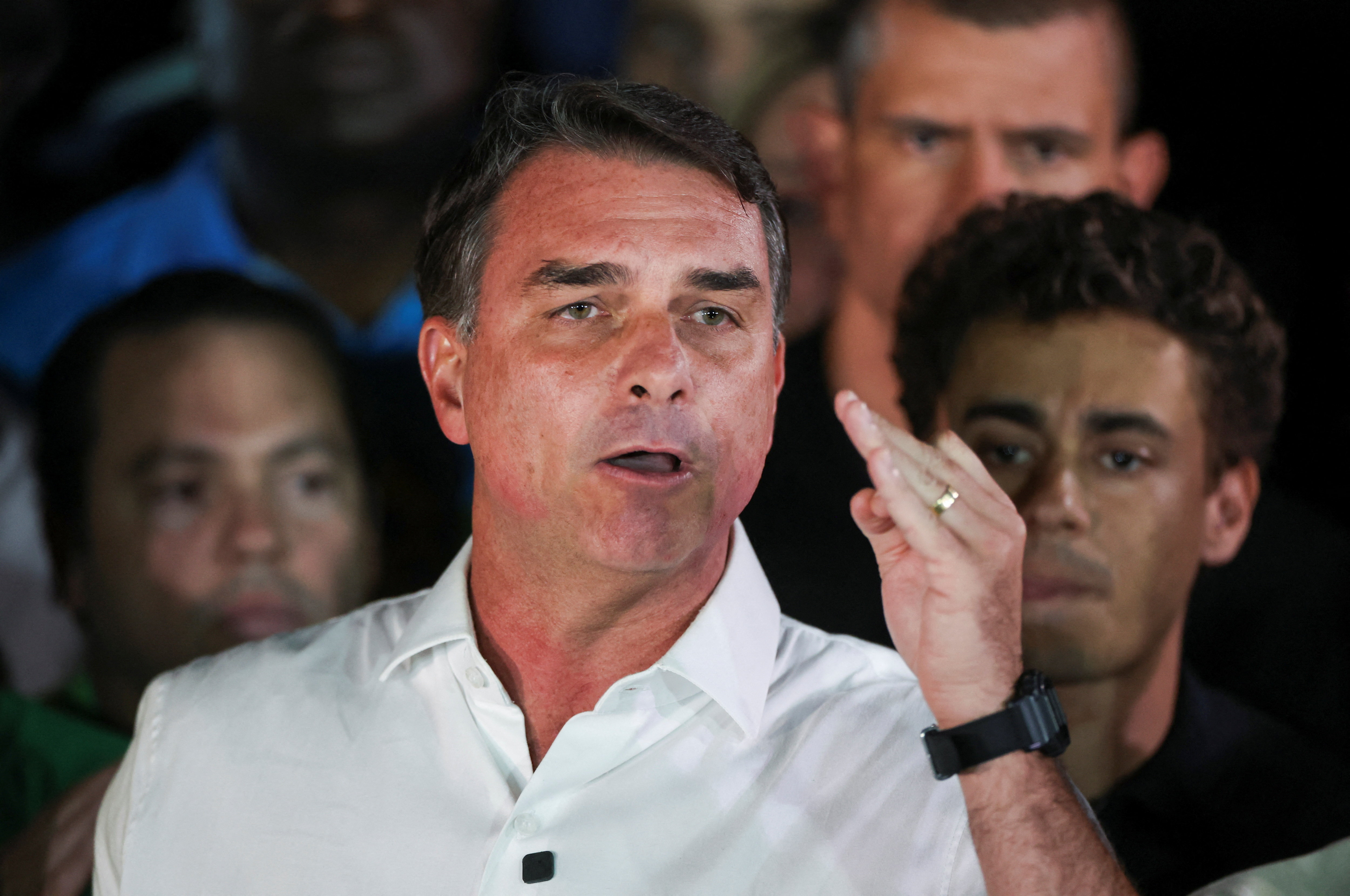 Desinteligência artificial: Paulo Figueiredo culpa ChatGPT por carta que Flávio Bolsonario seria o “presidente eleito”