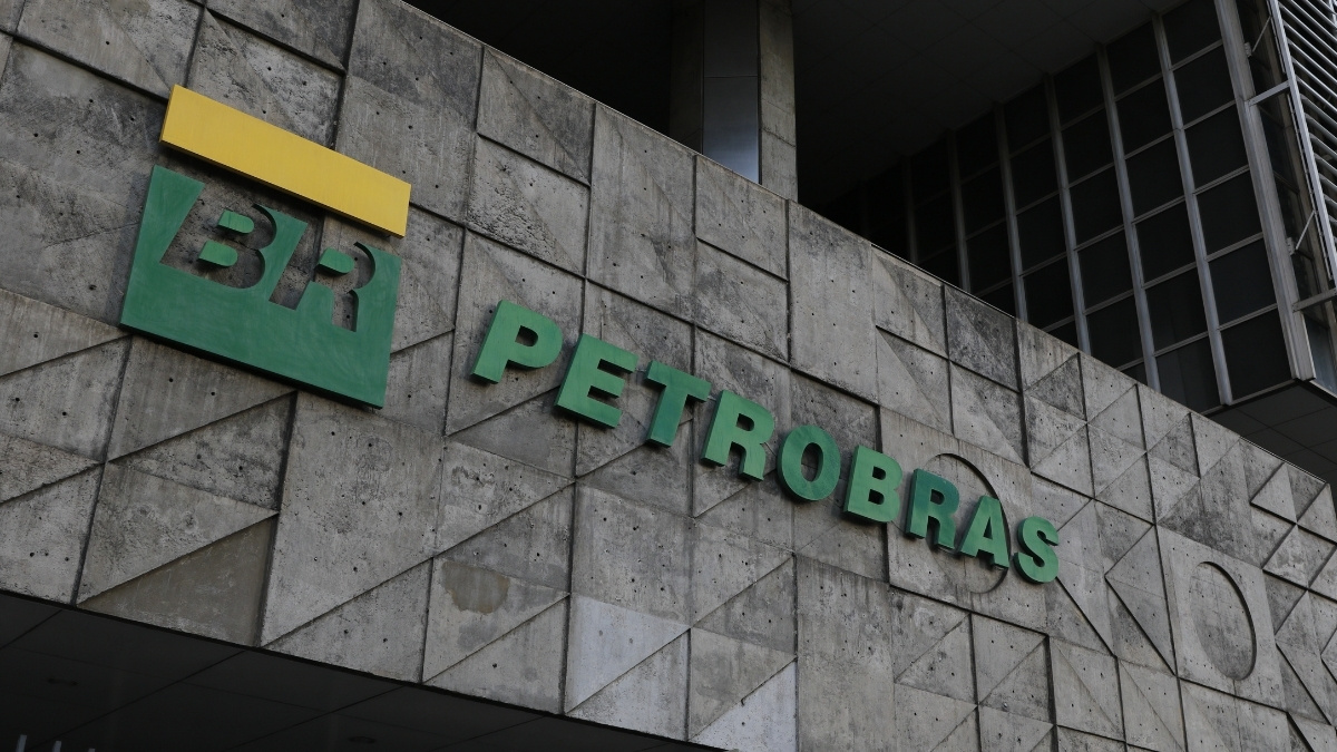 Concurso público para vagas em subsidiária da Petrobras tem salário inicial de até R$ 15 mil (sem contar os benefícios)