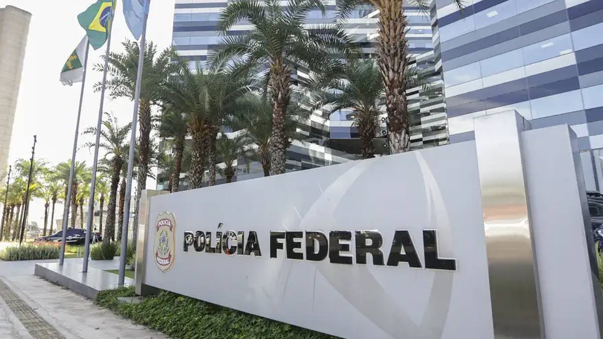 Afastamento na PF, silêncio de Lula e reação dos presidenciáveis: o resumo político do dia