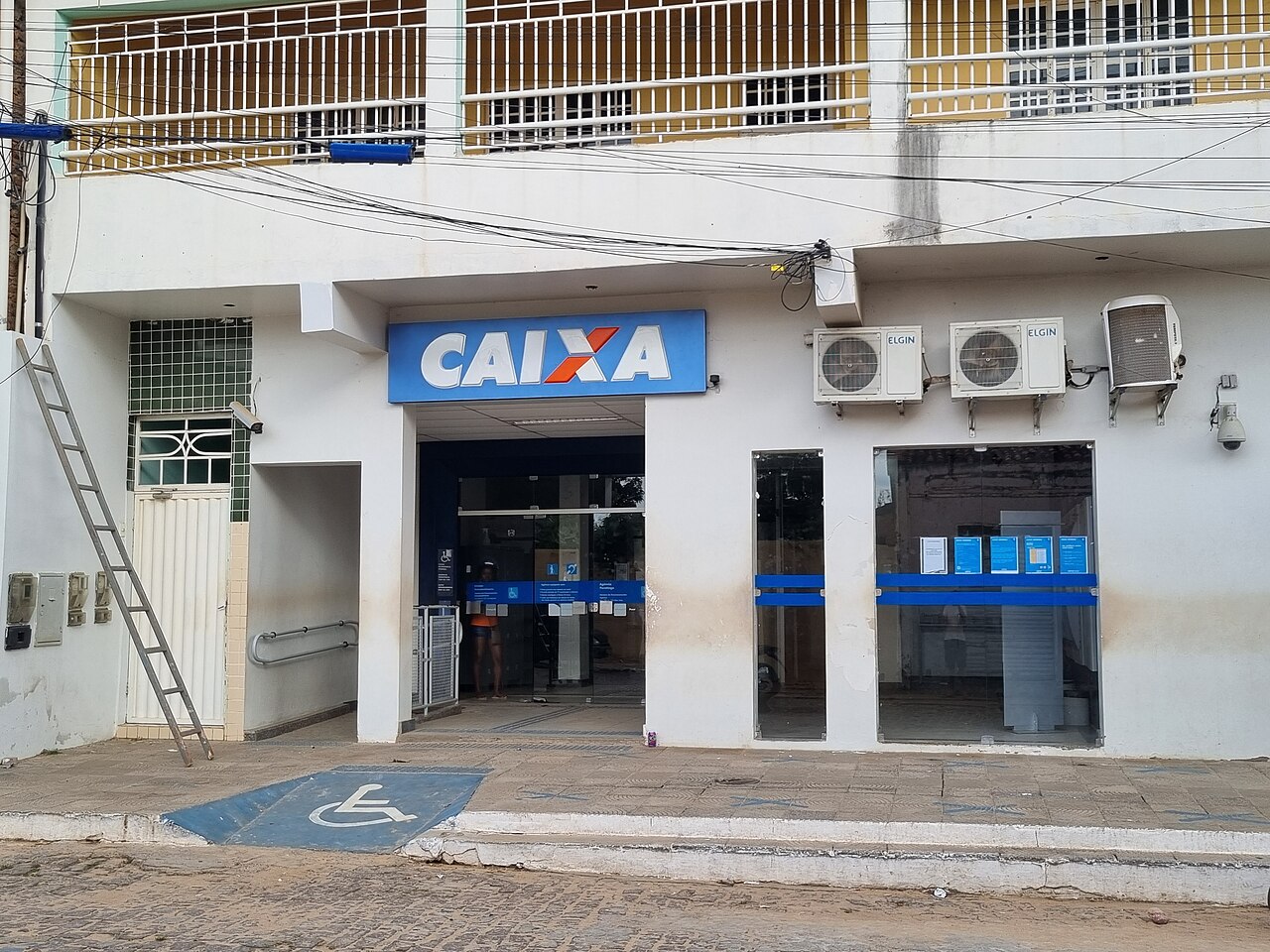 Greve na Caixa: como ficam o Bolsa Família, o Pé-de-Meia, o Gás do Povo e os benefícios do INSS durante a paralisação dos bancários