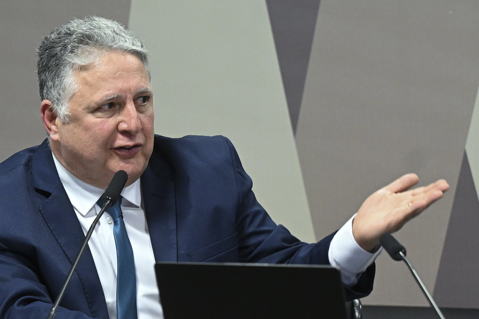 TSE tem três votos para anular votos de Garotinho no RJ; decisão pode eleger Douglas Ruas sem 2º turno