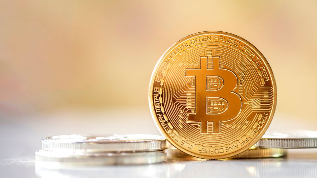 ‘Uptober’ vem aí? O que esperar do bitcoin em outubro e onde investir, de acordo com especialista da Empiricus