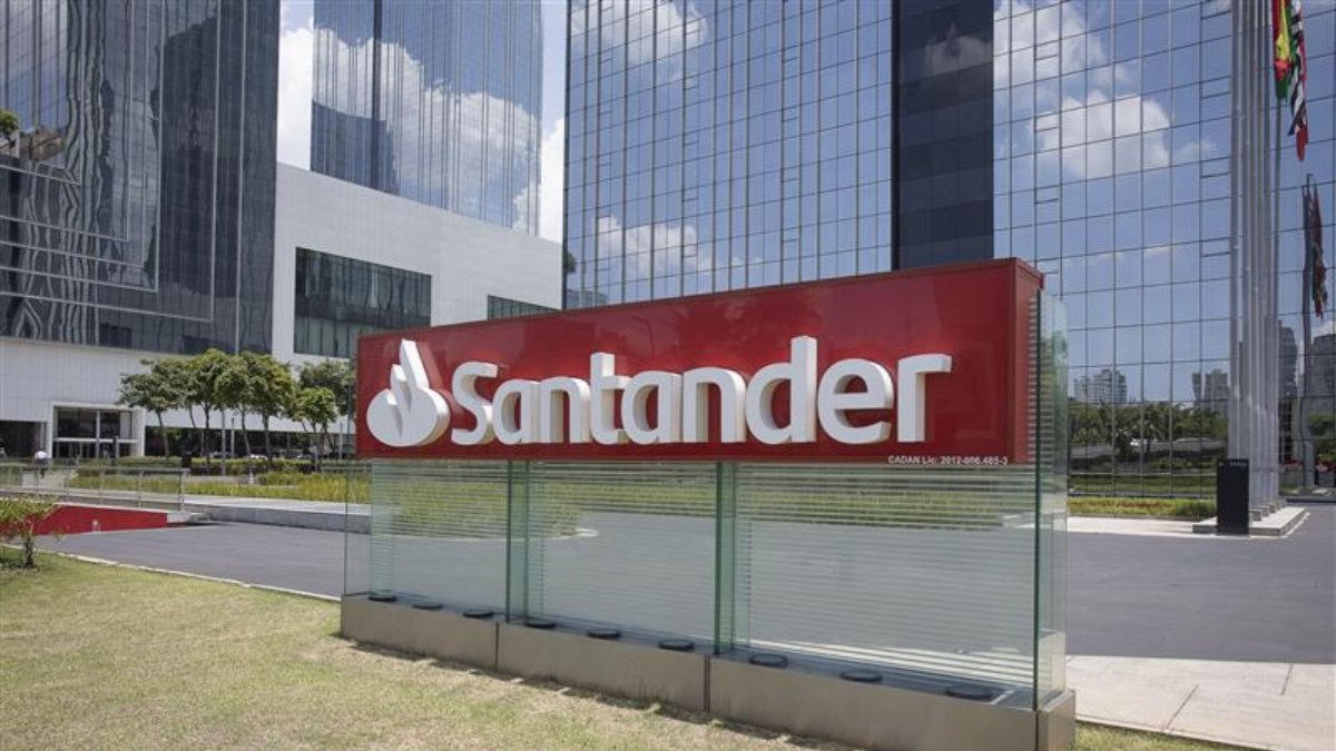 Santander Brasil (SANB11) frustra no 3T26: lucro tomba 28% e ROE cai a 11,9%; veja os destaques do balanço